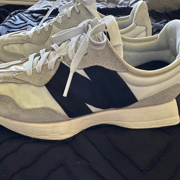 New Balance 327 Fashion Sneakers - Picture 2 of 6